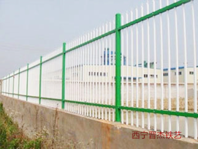 西宁铁艺围栏与锌钢护栏的介绍